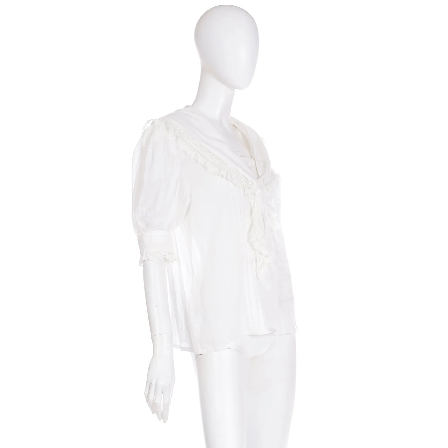 1980s Laura Ashley White Sailor Style Blouse w Lace Trim & Puff Sleeves