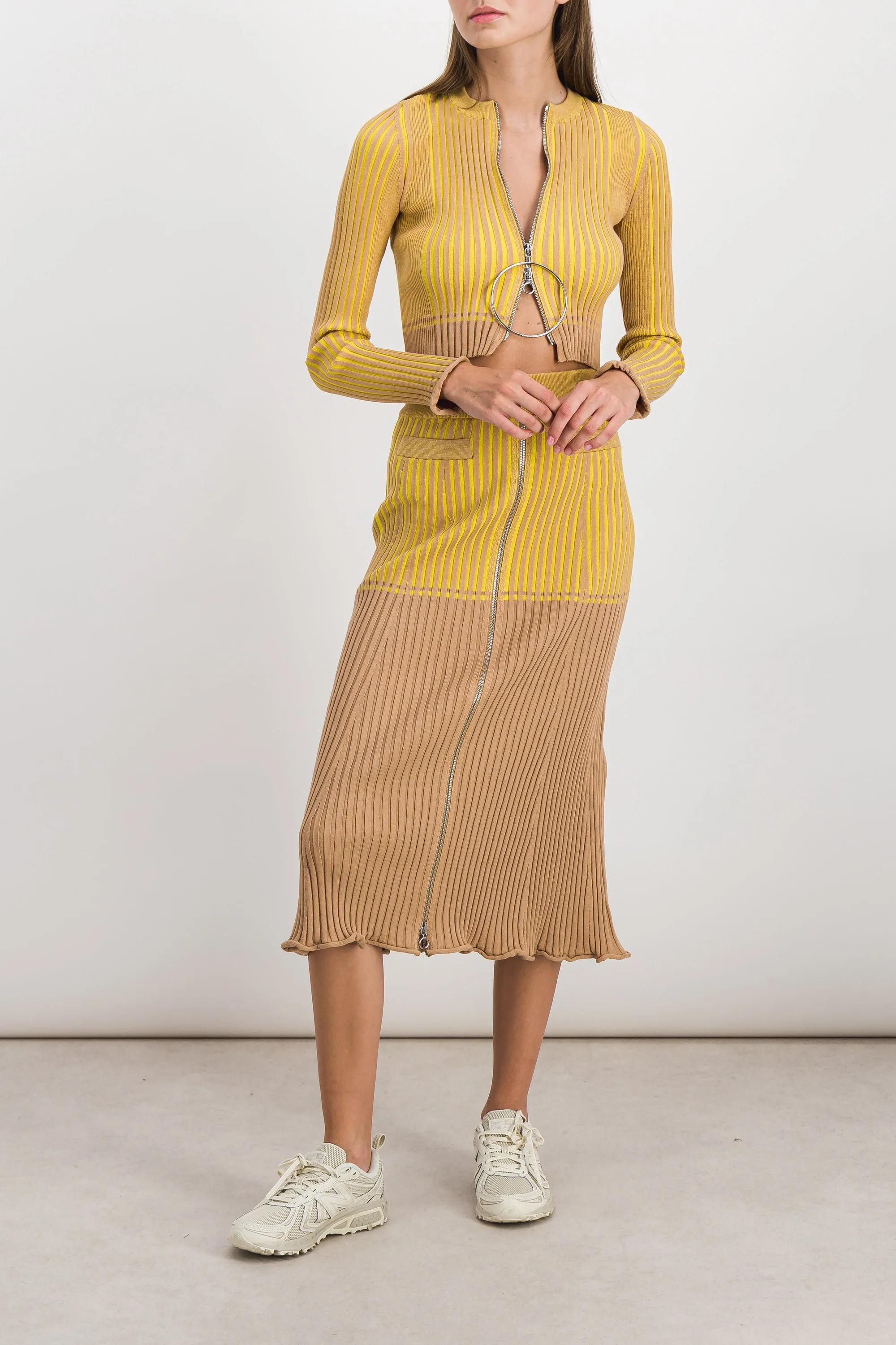 Bicolored ribbed knitted midi skirt