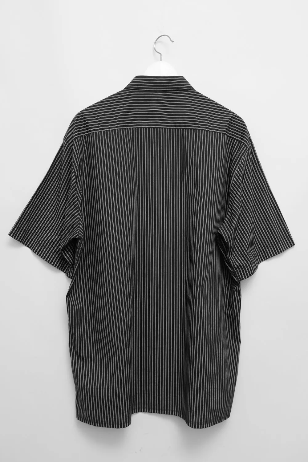 BLACK WHITE PINSTRIPED OVERSHIRT