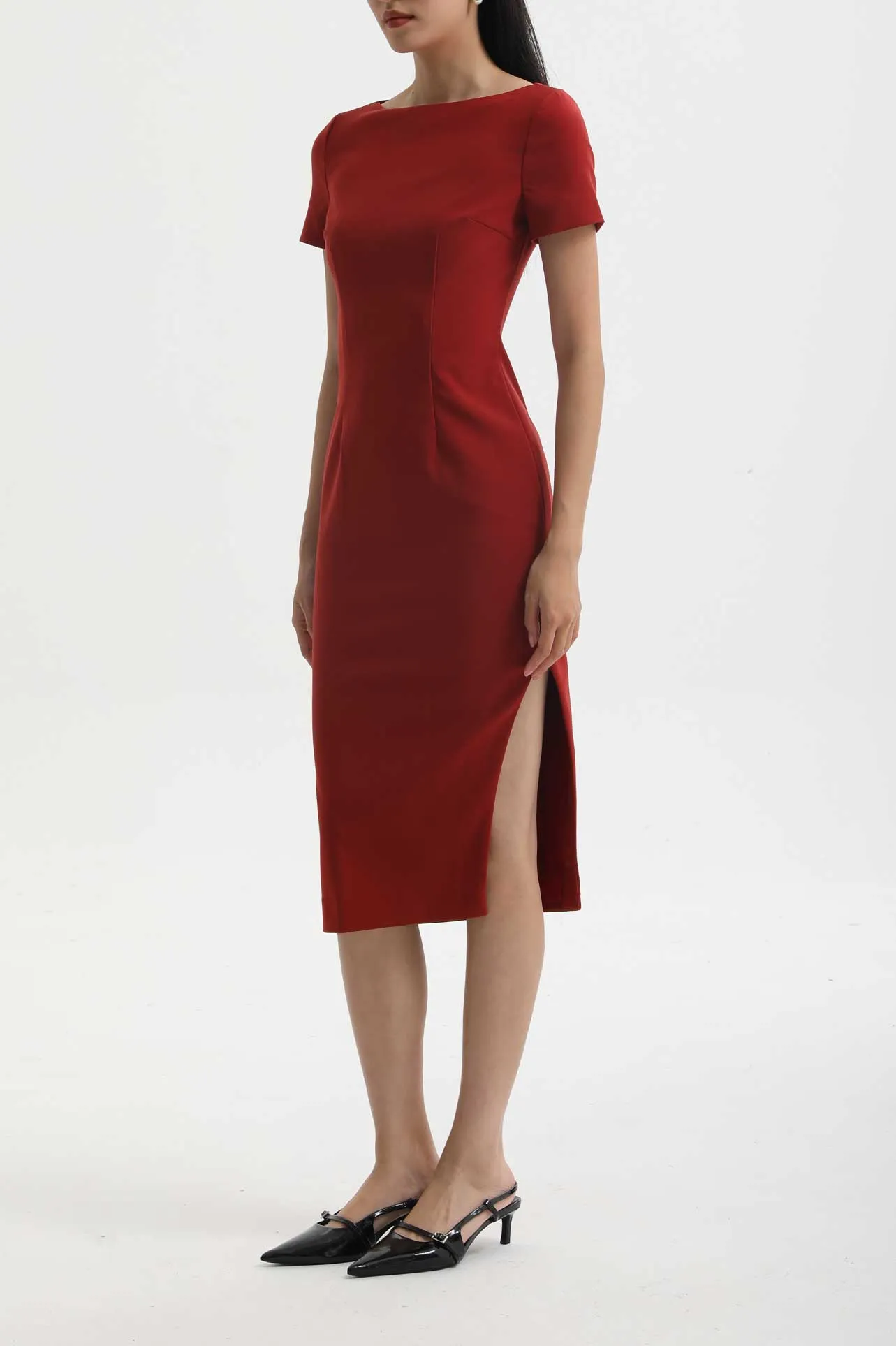 SLIM FIT BOAT NECK DRESS